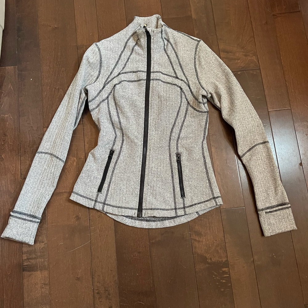 Lululemon women’s jacket sz 8